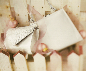 Handbags_fence